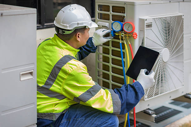Professional Hvac technician working in Breckenridge, MI